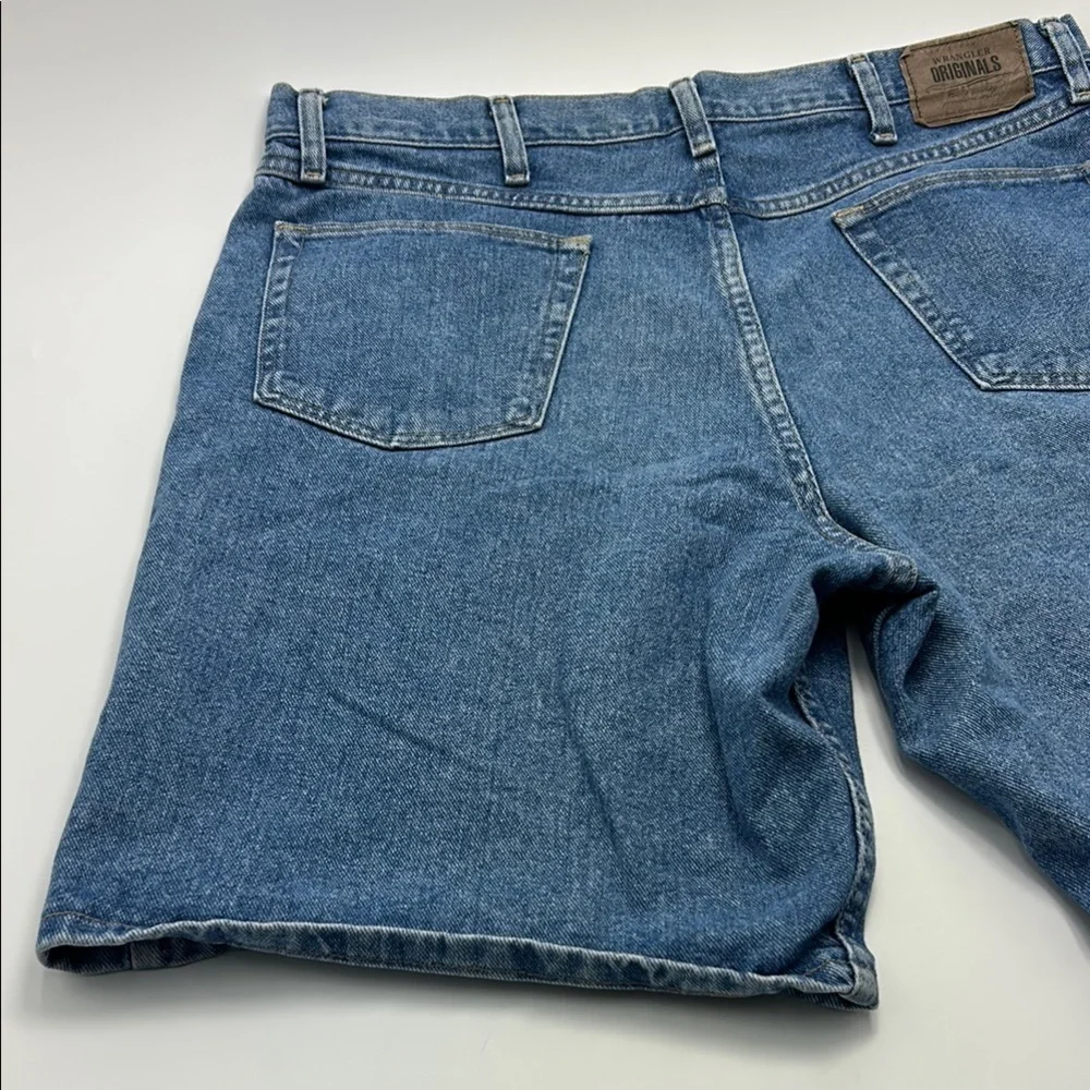 Wrangler Originals Men's Blue Jean Shorts 38 Waist Relaxed Fit Denim Button Zip